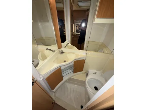 Home-Car Racer Trophy 430 TZF FIXED BED DINETTE AWNING photo: 16