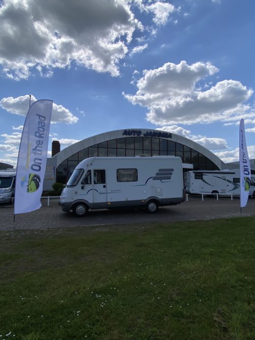 Hymer B 584 2.8 JTD 128 Pk Integral, Drop-down bed front, Long bench, 3 Swivel seats, End kitchen etc. Year 2002. B 584 Marum photo: 29