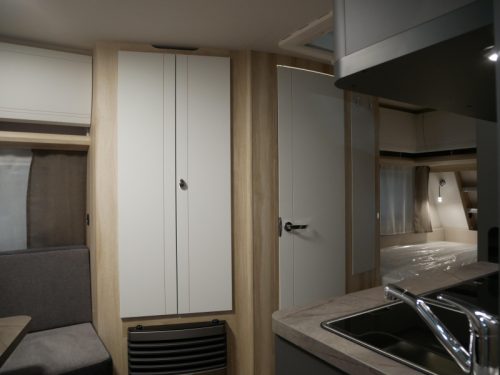 Hobby De Luxe 495 UL NOW AT VAN EIJK CARAVANS! photo: 4