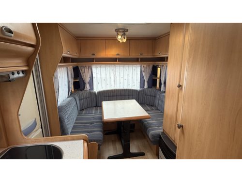 Hobby De luxe Easy 450 UF Querbett Rundsitzgruppe Toilette Foto: 1