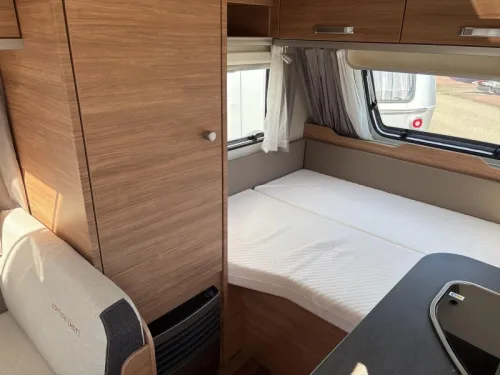Weinsberg CaraOne Edition HOT 390 QD Mover photo: 7