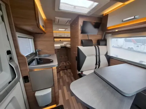 Weinsberg CaraCompact Pepper 600 MEG | Nivelliersystem | Dachklimaanlage Foto: 8