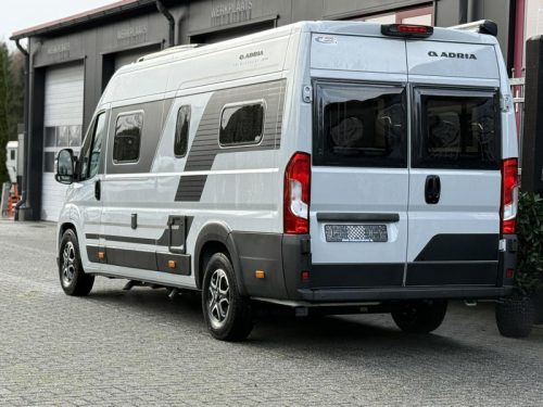 Adria Twin Supreme 640 SGX 180PK - Heavy chassis  Foto: 7