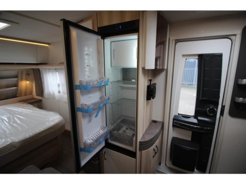 Hobby De Luxe 460 SFF Queensbed photo: 15