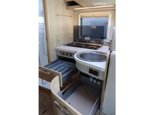 Hymer BMC-I 680 170pk Automaat | Hefbed | Gescheiden douche | Leder | Lithium | Omvormer | Zonnepanelen | SLC Chassis | Centrale vergr foto: 12