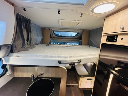 Sunlight T69L Queensbed et lit escamotable en bon &eacute;tat. photo: 20