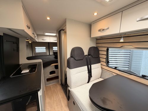 Crosscamp Full 600 CV 180HP Automatic Air Conditioning photo: 5