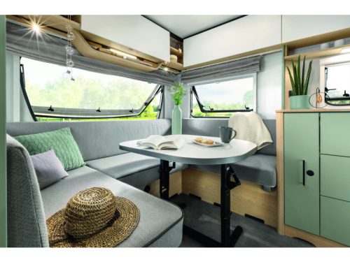 LMC Style 440 D model 2027, French bed photo: 4