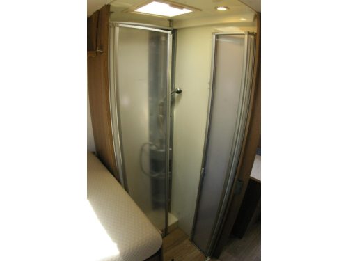 Dethleffs Trend I 7057 Single beds, Drop-down bed. photo: 14