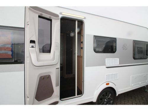 Knaus Sport 500 EU Camas individuales y asientos en c&iacute;rculo. foto: 20