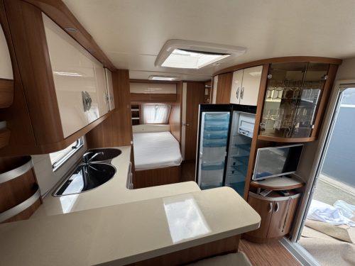 HOBBY 560 CFE photo: 11