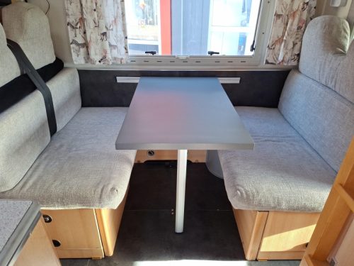 Knaus Traveller 575 kompakter ger&auml;umiger 6-Personen-Wohnmobil Foto: 10