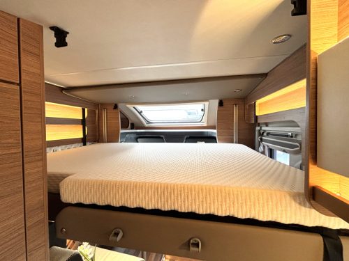 Weinsberg CaraLoft 640 MERCEDES AUTOMAAT ENKELEBEDDEN HEFBED Foto: 4