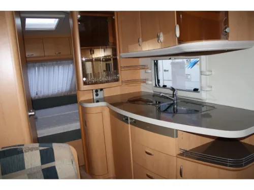 Hobby De Luxe 440 SF photo: 11