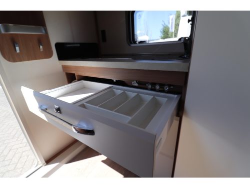 Hobby De Luxe 460 SFF Awning/ Mover/ Air conditioning FULL photo: 13