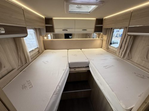 Laika Ecovip 309 Single Beds Pop-top roof photo: 9