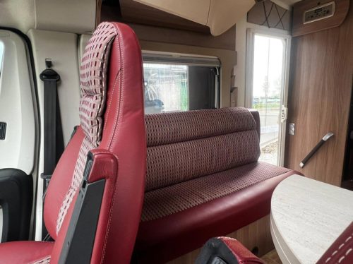 B&uuml;rstner New Coupling | French Bed | 4 Pers | Off Grid | Electric Lift Bed photo: 14