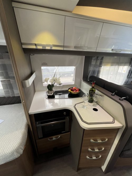 Adria Coral Plus 670 SLT EINZELBETTEN+RUNDSITZ OFEN KAMERA Foto: 5