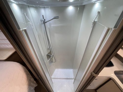 Mobilvetta K-SILVER I-59 Euro 6 Queensbed + Pop-top roof, Air conditioning, TV, Bike rack photo: 22