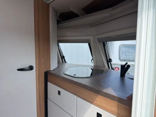 Eriba Touring 420 Legend mover awning photo: 1