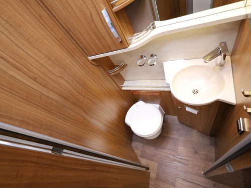 Hymer Starline 690 island bed from 1st owner photo: 13