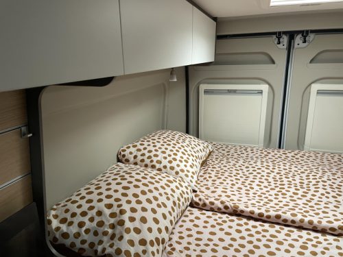 LMC Innovan 600 4 Berth Pop-top roof  photo: 23