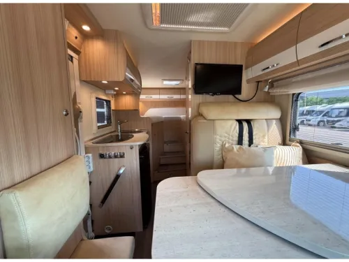 B&uuml;rstner Travel Van T 620 Single length beds photo: 6