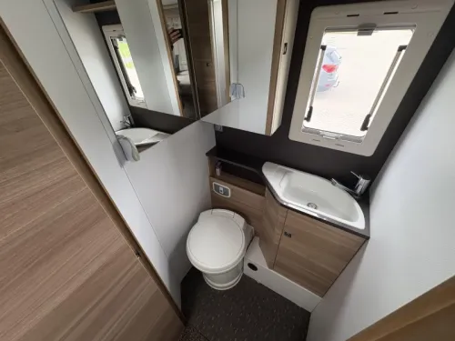 Adria Coral Plus S 670 SL Fahrgestelltr&auml;ger / Bearlock Foto: 12