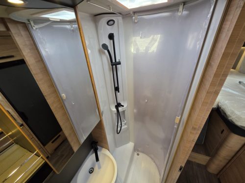 Knaus L!ve Wave 700 MEG Nieuwe Platinum 2027model Foto: 12