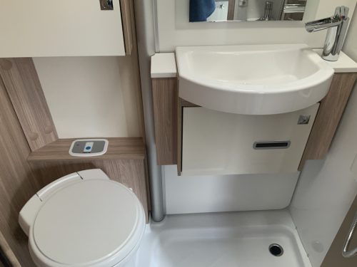 B&uuml;rstner Lyseo Harmony Line 690, AUTOMAAT, Mercedes Sprinter 2.2 163 Pk Enkele-bedden, hefbed, Luchtvering, Bj. 2020 &ldquo; Uw Wohnmobil-Verkaufsvermittler Wohnmobil Zentrum on the road Marum foto: 31
