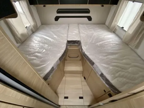 Chausson 777 Premium Etappe Line 8 speed auto. photo: 18