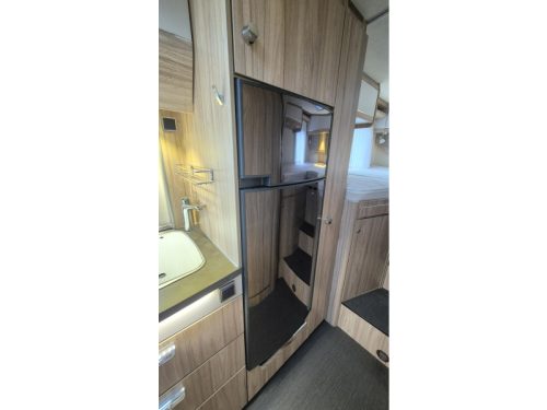 Hymer Exsis-I 588 EX Euro 6 / Length beds photo: 8