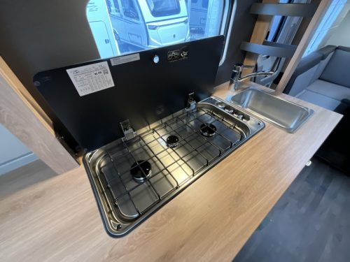 Knaus Sport Platinum 500 EU ENKELE BEDDEN-VLOERVERW Foto: 11