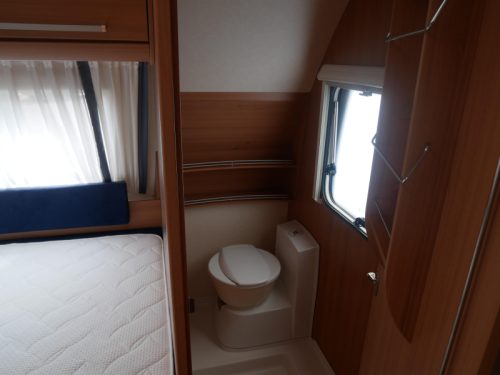 Knaus Sudwind 500 FU Awning + cassette awning  photo: 12