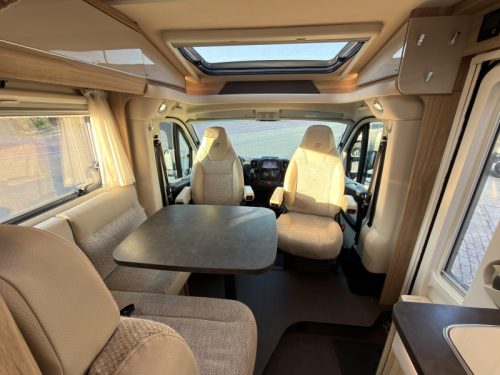 Hymer Exsis-T 588 SINGLE BEDS-AIR SUSPENSION photo: 2