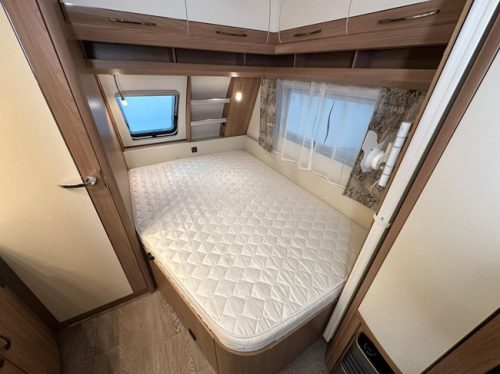 Hobby De Luxe 460 UFe photo: 4