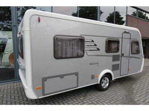 Eriba Nova Light 442 VLOERVERW.+MOVER+VOORTENT Foto: 2