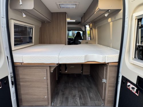 Carado CVE 640 8T Automatic-Longitudinal beds photo: 22