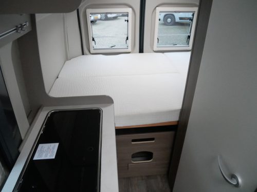 Carado CV 540, 5,40 Meter Kastenwagen, Querbett Foto: 17