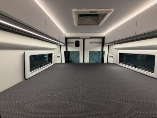 Adria Twin Sports 640 SGX pop-top roof / automatic photo: 19