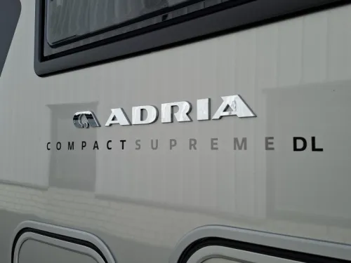 Adria Compact Supreme DL 2027 FULL Option Black ed Foto: 5