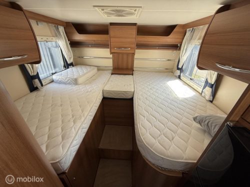 Chausson 617 GA Single beds + Pop-top roof! photo: 3