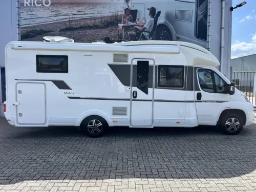Adria Matrix 670 DL Face to face seating / Level photo: 1