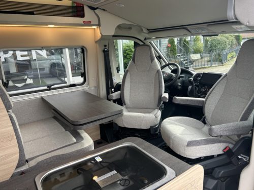 Knaus Boxstar Freeway 630 ME bus camper Automatic 160 HP photo: 4
