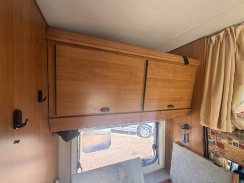 Hymer swing 2.5 in very neat condition overhead bed sofa bed awning bike rack cruise ctr timing belt replaced at 156 dkm 8-24 MOT until 05-06-27 photo: 10