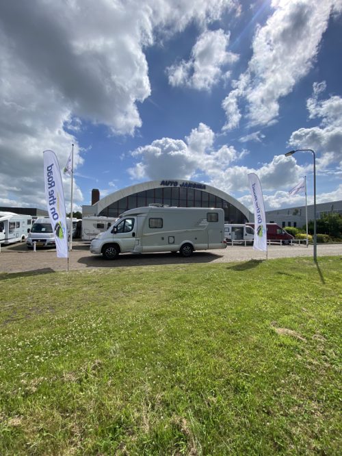Hymer T 674 SL  2.3  MultiJet 160 HP,  Semi-integrated,  2  Single beds,  Engine air conditioning, Aut. dish    etc. Year of manufacture 2011 Camper Centrum On the Road at the Noorderringweg 4 in Marum. photo: 25
