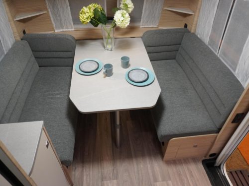 Fendt Bianco Activ 495 SFE WITH CENTRAL TRANSVERSE KITCHEN! photo: 4