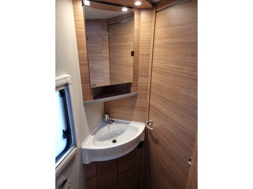 Weinsberg CaraCore 650 MF Automaat | Franz&ouml;sisches Bett Foto: 8