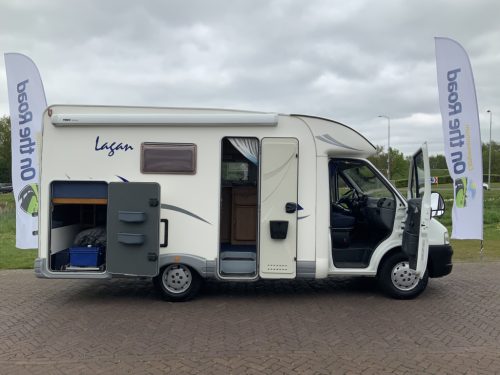 McLouis Lagan 253 G Semi-integrated, Small camper, with bicycle garage, Transverse bed, Year 2006 Camper centrum On The Road photo: 1