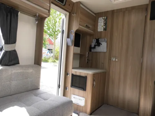 Sprite Cruzer 520 SR Mover, Air conditioning and awning photo: 8